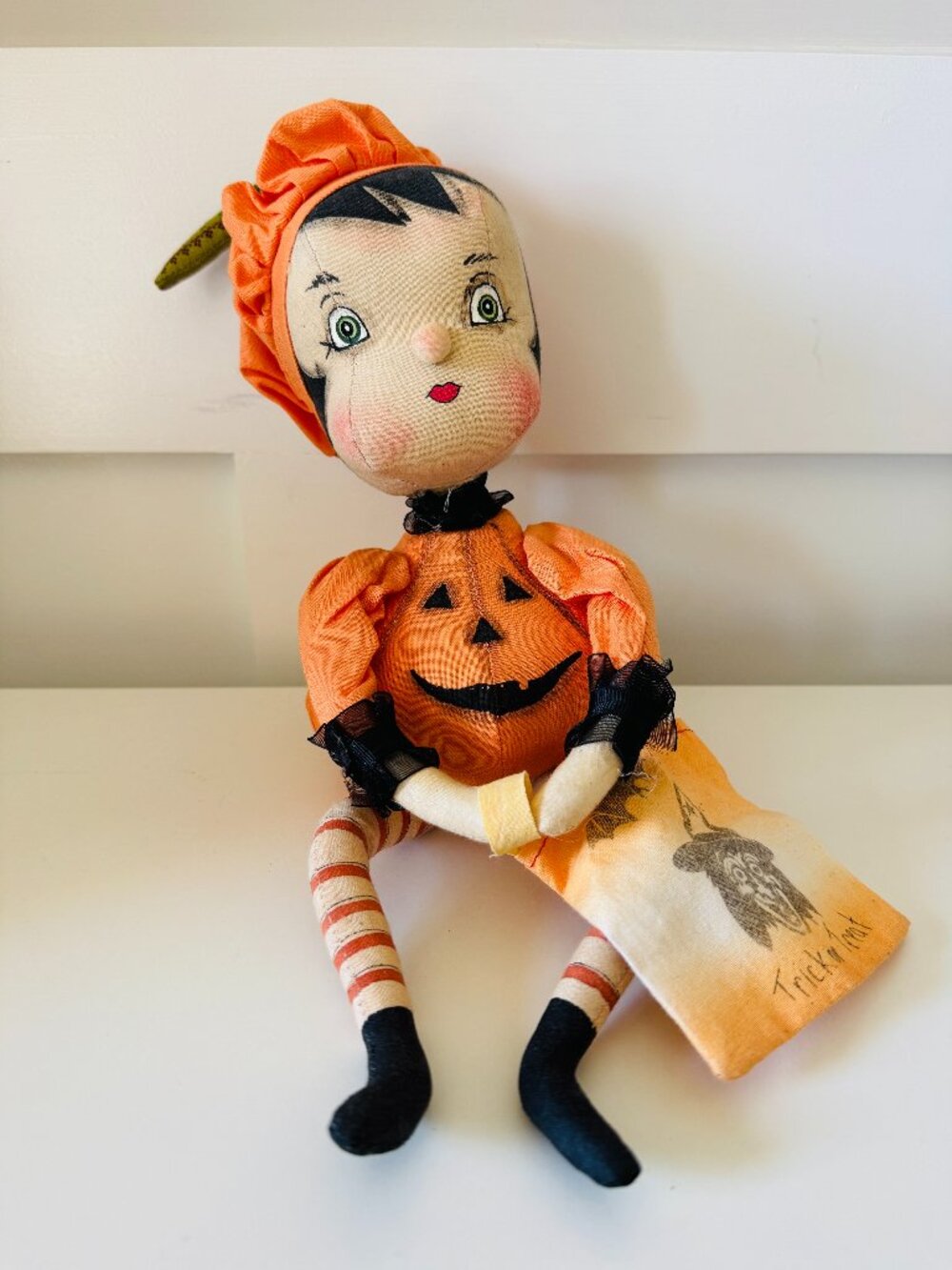 Joe Spencer Trick or Treat Cristabel Pumpkin Figure Halloween Handcrafted Art Do
